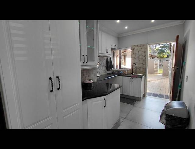 4 BEDROOM HOUSE FOR SALE IN BRACKENHURST
